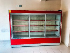 temiz durumda ucuz fiyata satılıktır ikinci el ucuz kuruyemiş dolabı 9 ikinci el teşhir dolabı 3 metre sütlük içecek