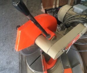 Salcano bisiklet kaskı S3 54-58 cm temiz ve çiziksiz 2 hatasız çalışan kullanışlı alüminyum gönye burun kesme makinesi