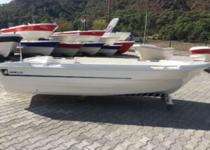temiz durumda ucuz fiyata satılıktır ikinci el ucuz kuruyemiş dolabı 19 polyester ucuz tekne denize dalmak balık yakalamak hobi amaçlı